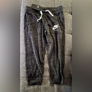 New-NIKE-Women's cotton Jogger-Size Small. Dark grey speckled